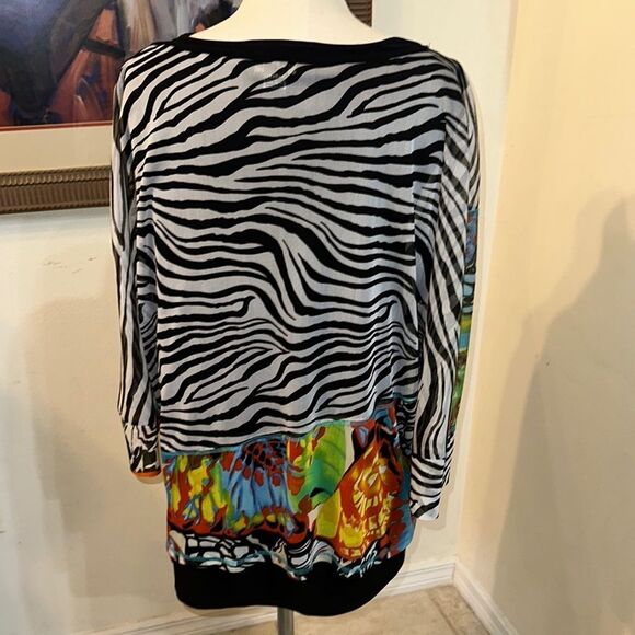 Michael Tyler Zebra Abstract 2 PC. Asymmetrical Top Size XXL - Picture 9 of 11